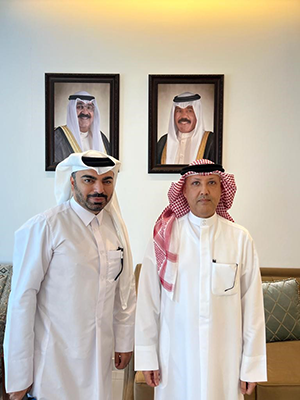 الزميل عبدالله الهيل برفقة السفير الكويتي لدولة قطر 